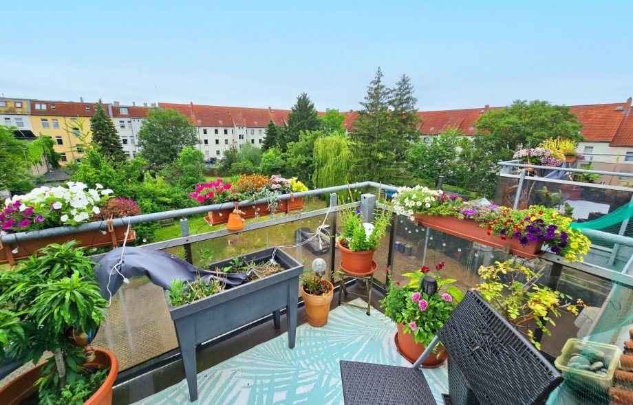 Balkon links Dachgeschosswohnung K�then (Anhalt)