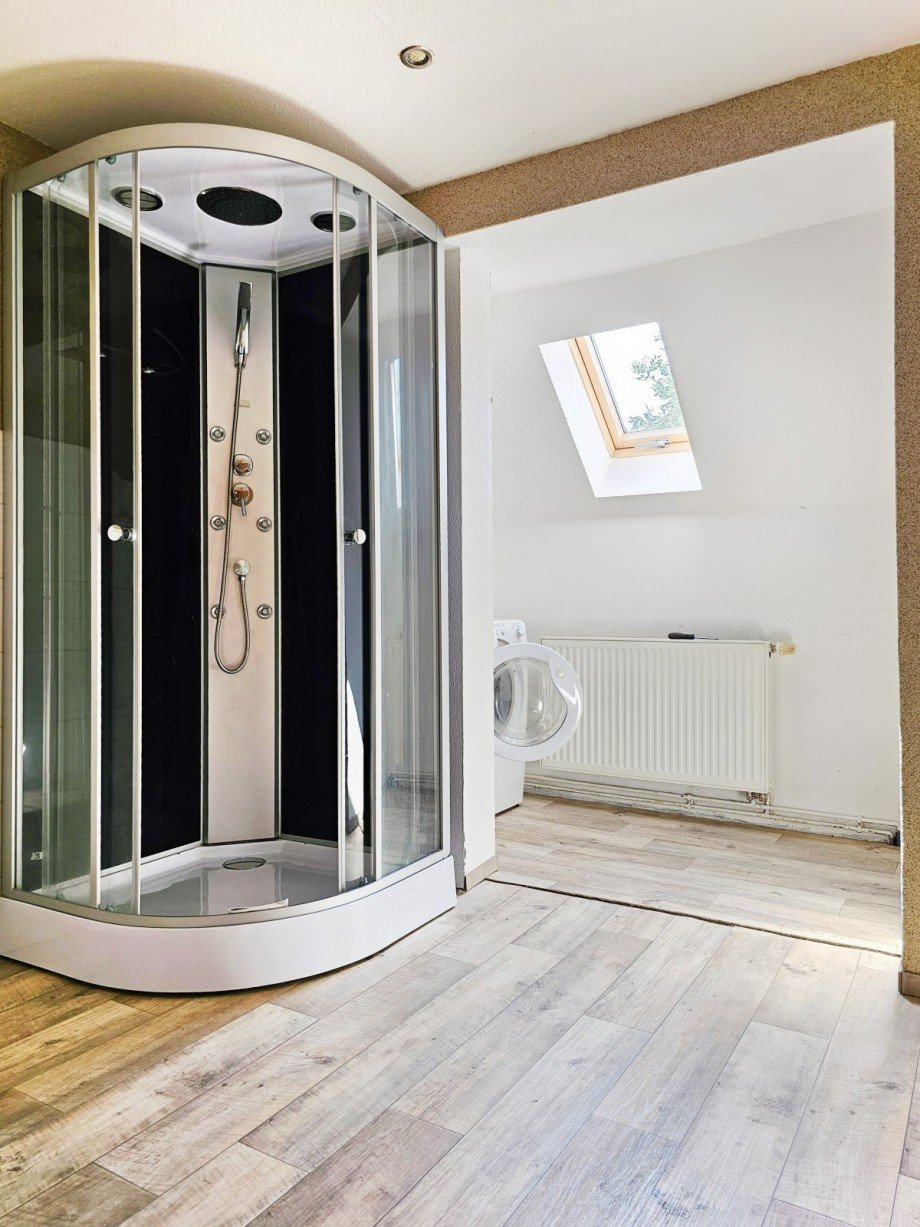 Badezimmer DG Mehrfamilienhaus K�then (Anhalt)