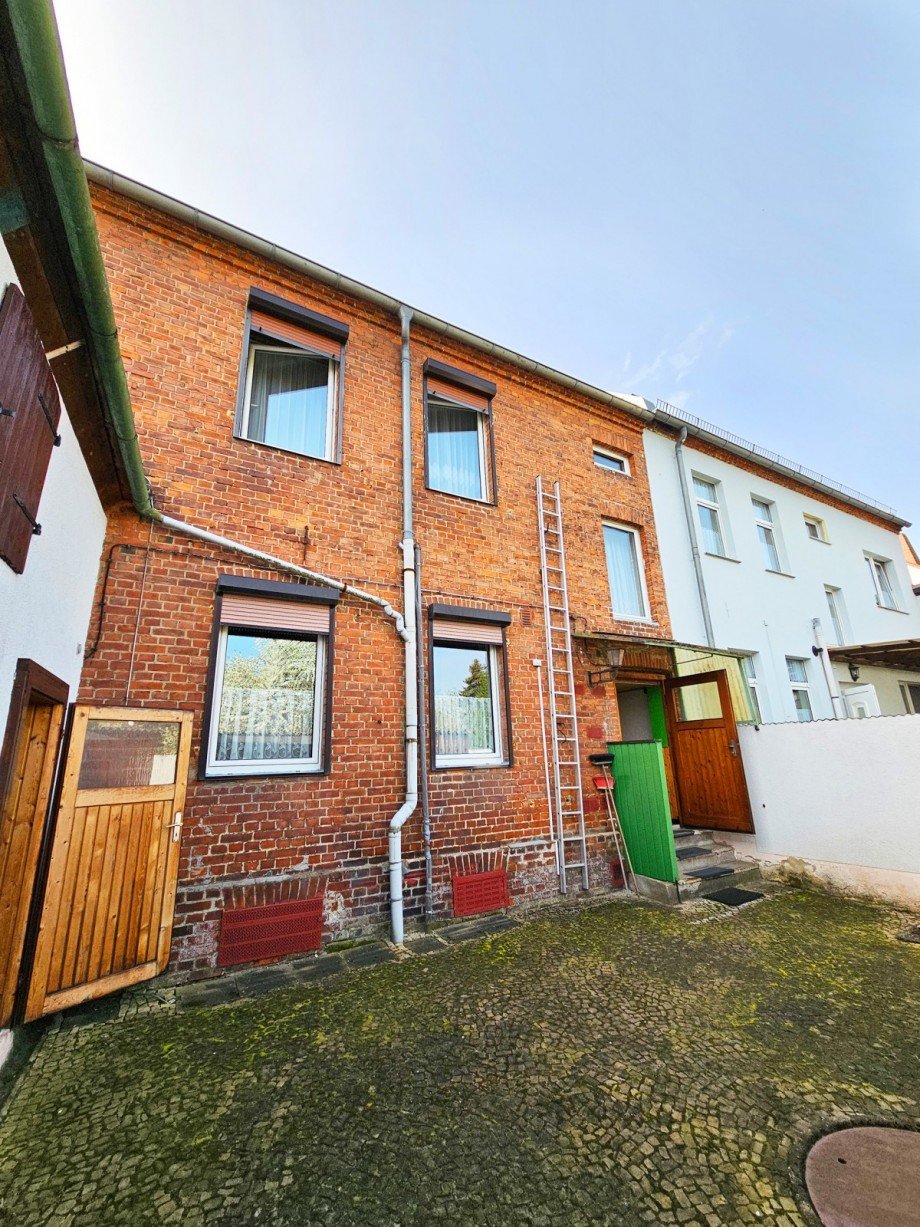 Ansicht Hof Einfamilienhaus Aken